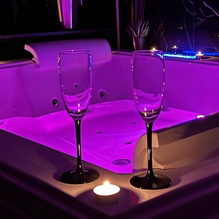 Apartament Z Jacuzzi Na Wylacznosc Dolina Baryczy Zmigrod Exterior photo