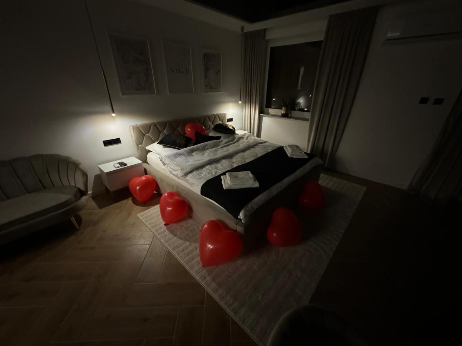 Apartament Z Jacuzzi Na Wylacznosc Dolina Baryczy Zmigrod Exterior photo