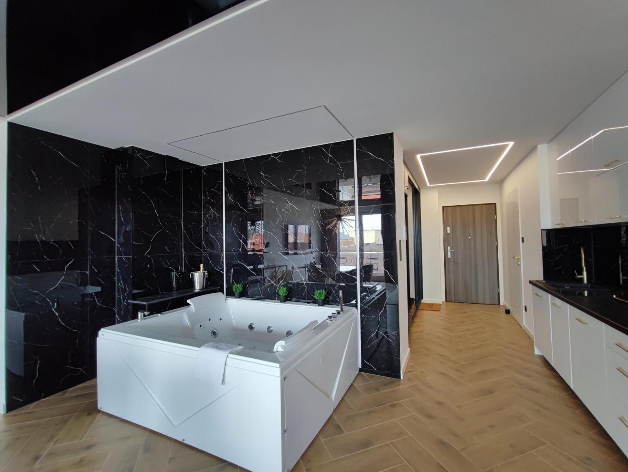 Apartament Z Jacuzzi Na Wylacznosc Dolina Baryczy Zmigrod Exterior photo
